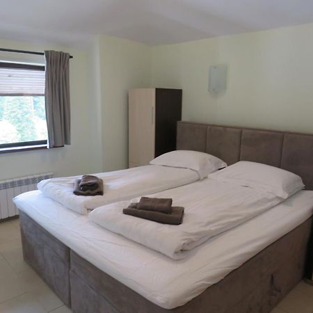 בורובץ Flora Daisy Apartment Nr 28 מראה חיצוני תמונה
