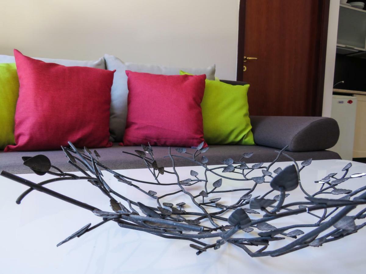 בורובץ Flora Daisy Apartment Nr 28 מראה חיצוני תמונה